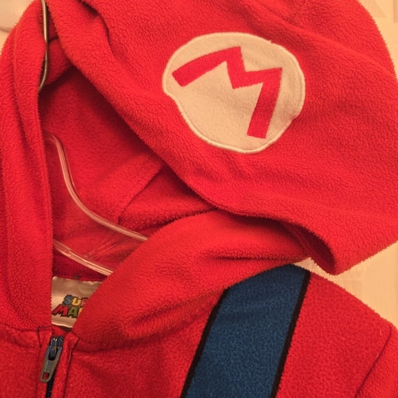 Nintendo Super Mario Red and Blue Garment - Picture 2 of 4